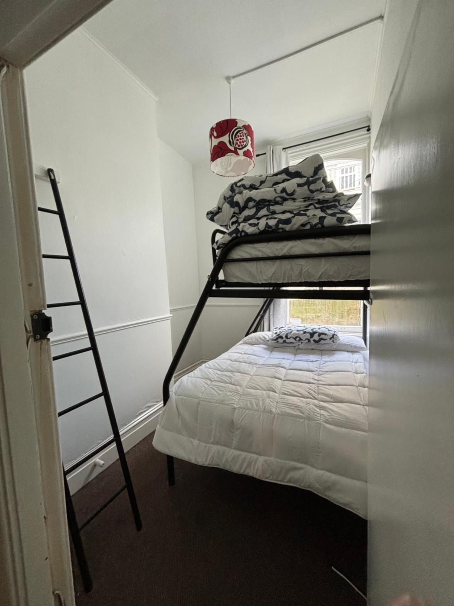 Worldwide Backpackers Hostel Wellington Buitenkant foto