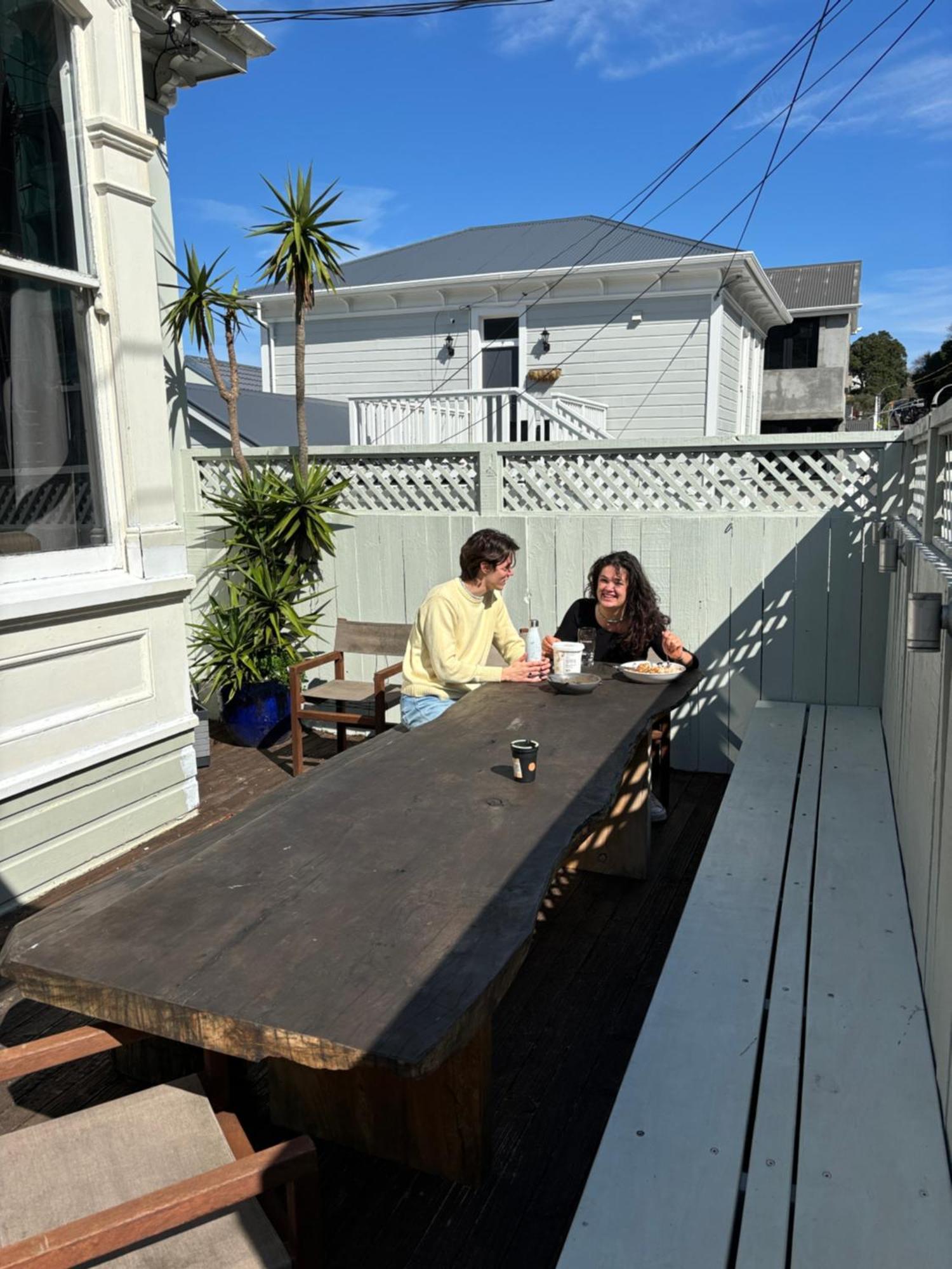 Worldwide Backpackers Hostel Wellington Buitenkant foto